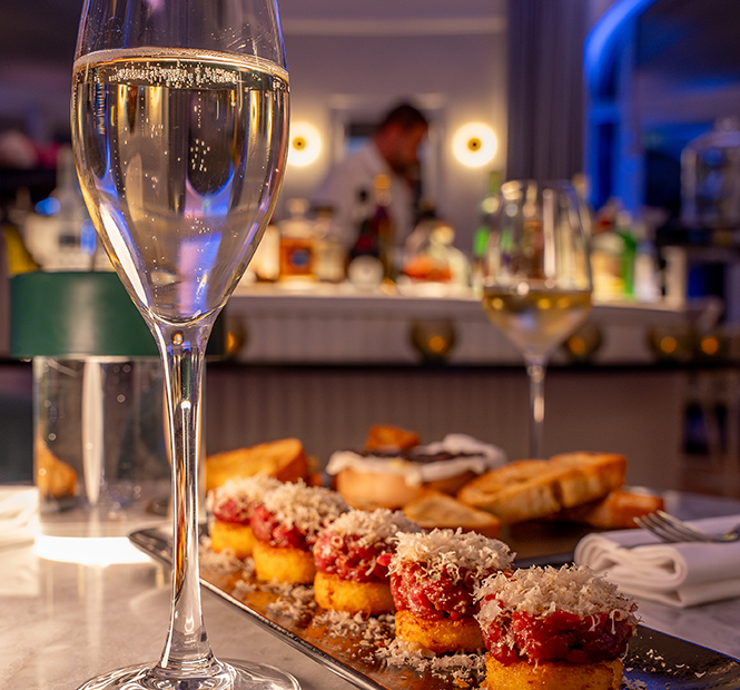 Bar and Restaurant in Antibes : La Rotonde