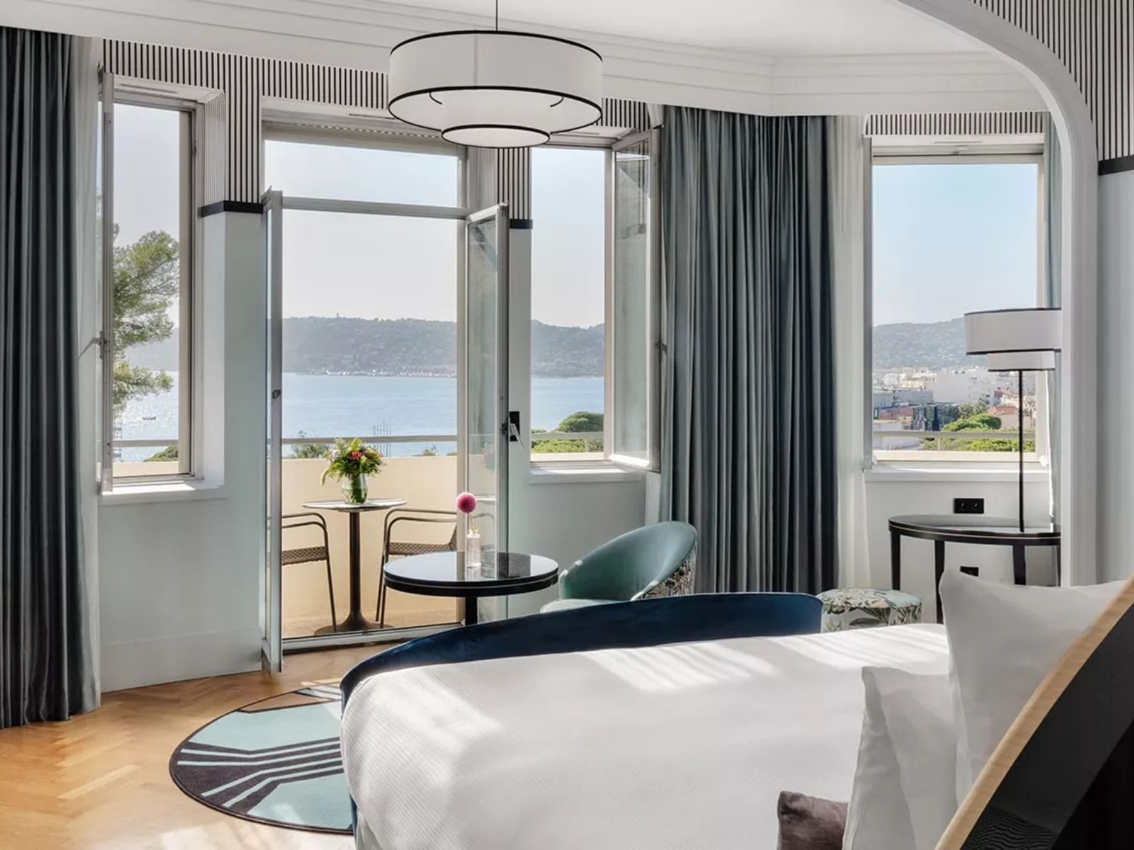 hôtel 4 étoiles antibes juan les pins