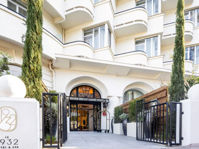 Un rooftop spectaculaire à Antibes et une expérience bien-être unique
